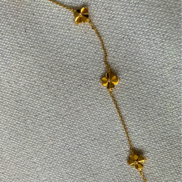 KATE SPADE Set In Stone Floral Pendant Necklace. - Picture 2 of 7